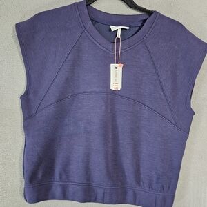 NWT the greii Womens shirt marley muscle top Vneck Medium Navy Blue Cap Sleeve